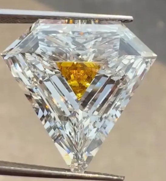 2Ton color Labgrown Diamonds